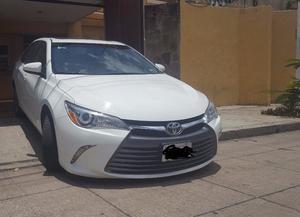 Toyota Camry  xle 4 cil