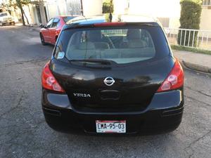 Nissan Versa tiida hatch back std electrico a/c excelente