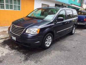 Chrysler Town & Country 