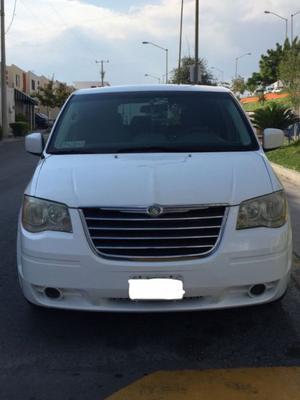 CHRYSLER TOWN & COUNTRY LX 
