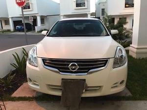 Nissan Altima  excelentes condiciones