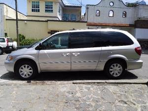 Chrysler Town & Country LIMITED  Bien Cuidada