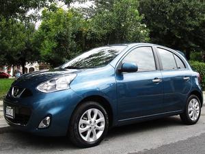 Nissan March Advance  color Azul