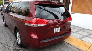 Toyota sienna XLE impecable