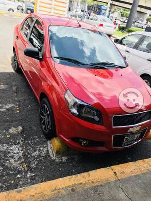 Chevrolet Aveo rojo