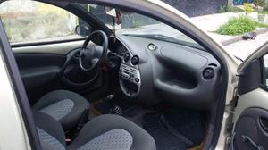 SE VENDE AUTO