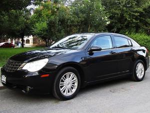 Chrysler Cirrus  color Negro