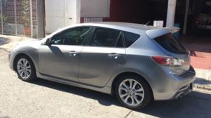 Excelente Mazda  hatchback