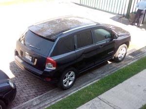 Jeep Compass negra 