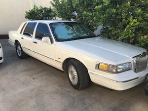 Lincoln Town Car Signure Piel