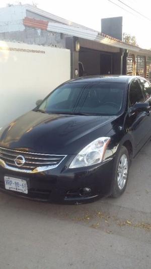 Altima  impecable