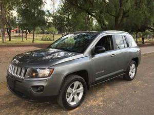 Jeep Compass 2.4 Latitud 5vel 4x2 At  Impecable