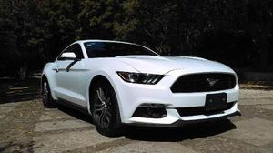 Ford Mustang Eco Boost 4cilindros Turbo Como Nuevo Impecable