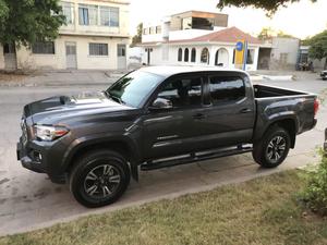 Toyota tacoma x2