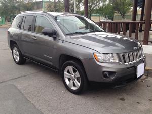 Jeep Compass  (automática, clima, buen estado)