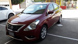 Nissan versa  impecable