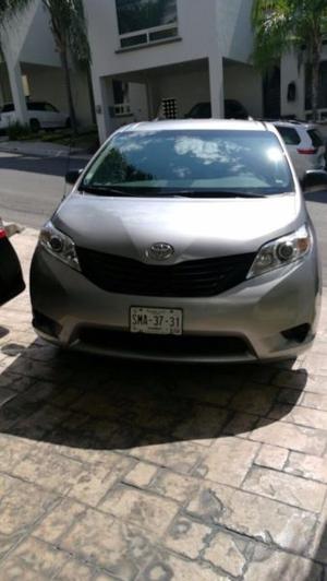 Toyota Sienna 