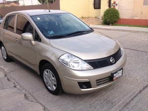 Nissan Tiida . Estándar