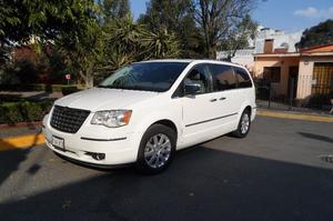 se vende hermosa camioneta town and contry