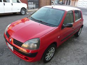 clio rojo bonito