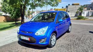 Ford Fiesta ikon / impecable