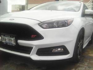 Ford Focus p ST L4/2.0/T Man