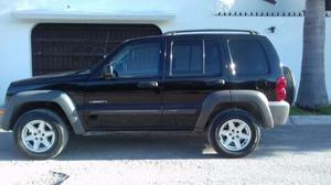 JEEP LIBERTY NEGRA 