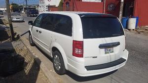 CHRYSLER TOWN AND COUNTRY