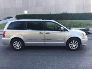 Chrysler Town & Country