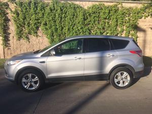 Ford ESCAPE de cochera