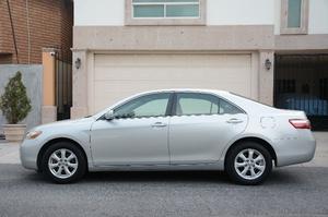 Toyota CAMRY LE  PLATA Aut 4 cilindros