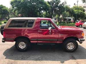 Ford Bronco 4x4 Xlt  (impecable)