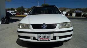 Volkswagen Pointer Wagon Lujo