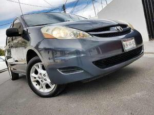 Toyota Sienna  Le Impecable Remato