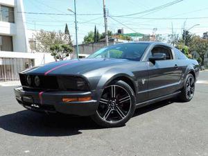 Ford Mustang Oxford, Imponente