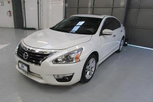 Nissan Altima p Advance Navi Piel Q/c Cvt