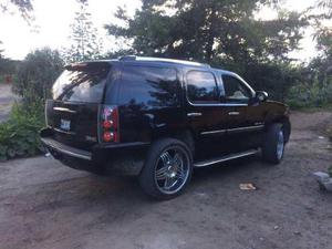 Gmc Yukon 6.2 C Denali 403 Hp 4x4 At 