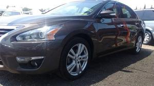 Nissan Altima 3.5 Exclusive V6 Mt 