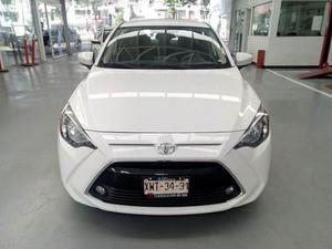 Toyota Yaris R High Aut  En Buenas Condiciones