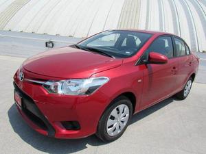 Toyota Yaris Sedan Core Mt  Rojo Comonuevo 3 Años De