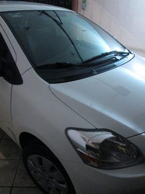 Toyota Yaris 1.5 Core Sedan Mt - Excelentes Condiciones