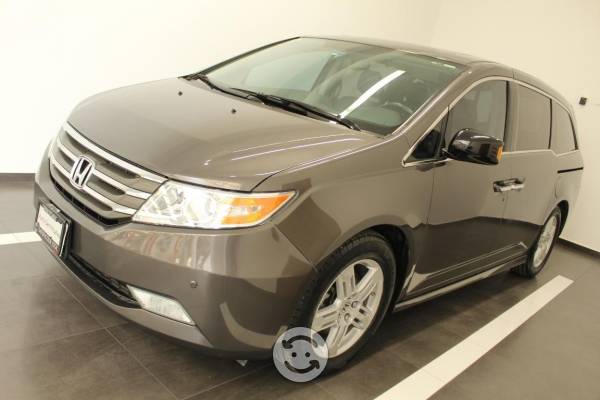 Honda Odyssey 5p Touring minivan aut piel CD q/c