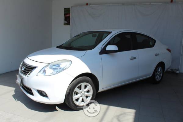 Nissan Versa 4p Advance 5vel