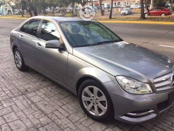 Excelente Mercedes Benz C180