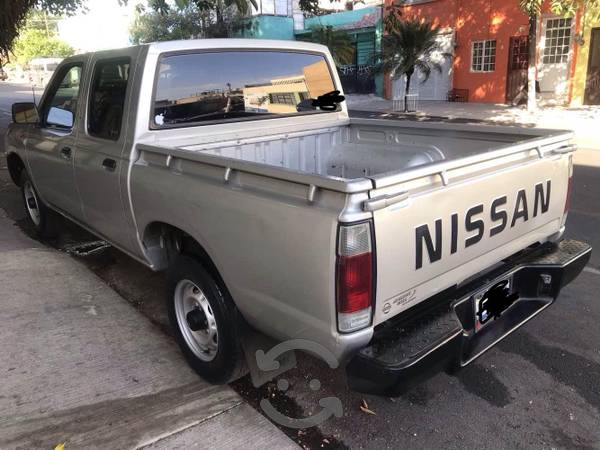 Nissan np 300 doble