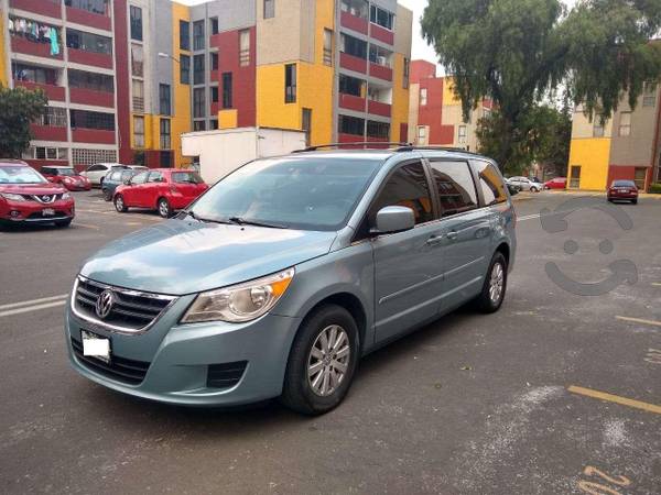 Minivan Volkswagen Routan 