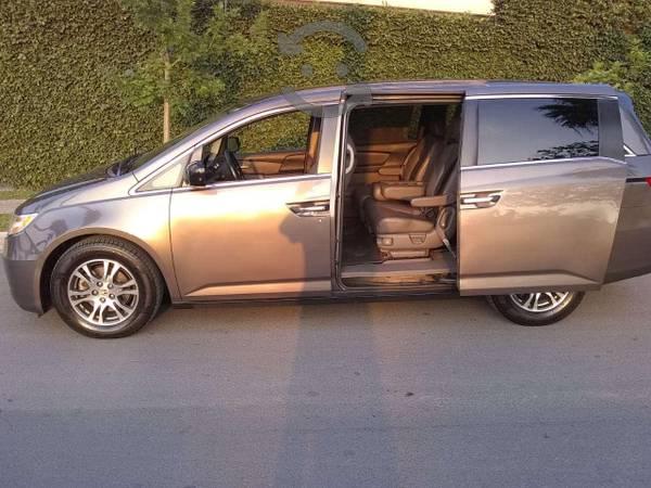 Honda odyssey  impecable
