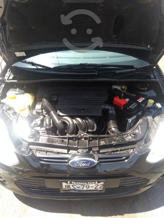 Ford Fiesta Ikon 13
