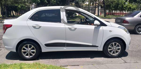 Hyundai grand i equipado impecable