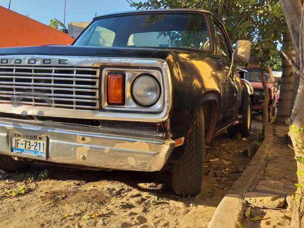 Dodge pick up 79 cajón California